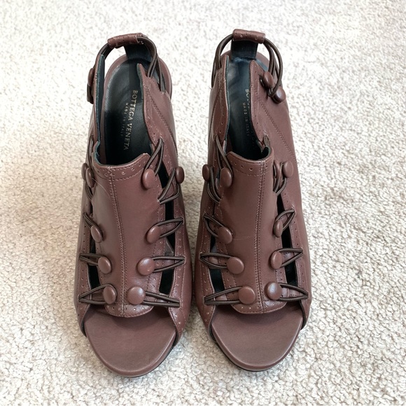 Bottega Veneta Taupe Leather Heels Sandals Women’s Size 37 (US 6.5) Retail $860 - Picture 6 of 14
